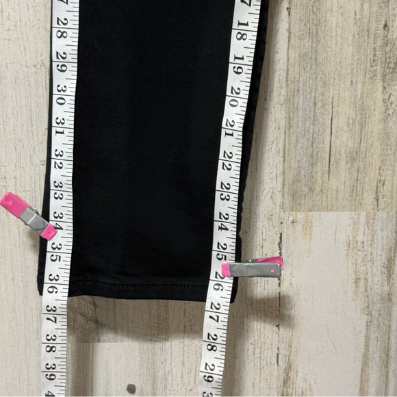 Universal Thread Black Straight Leg Women's Jeans - Picture 4 of 12